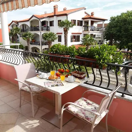 Apartments Paola Rovinj Exterior foto