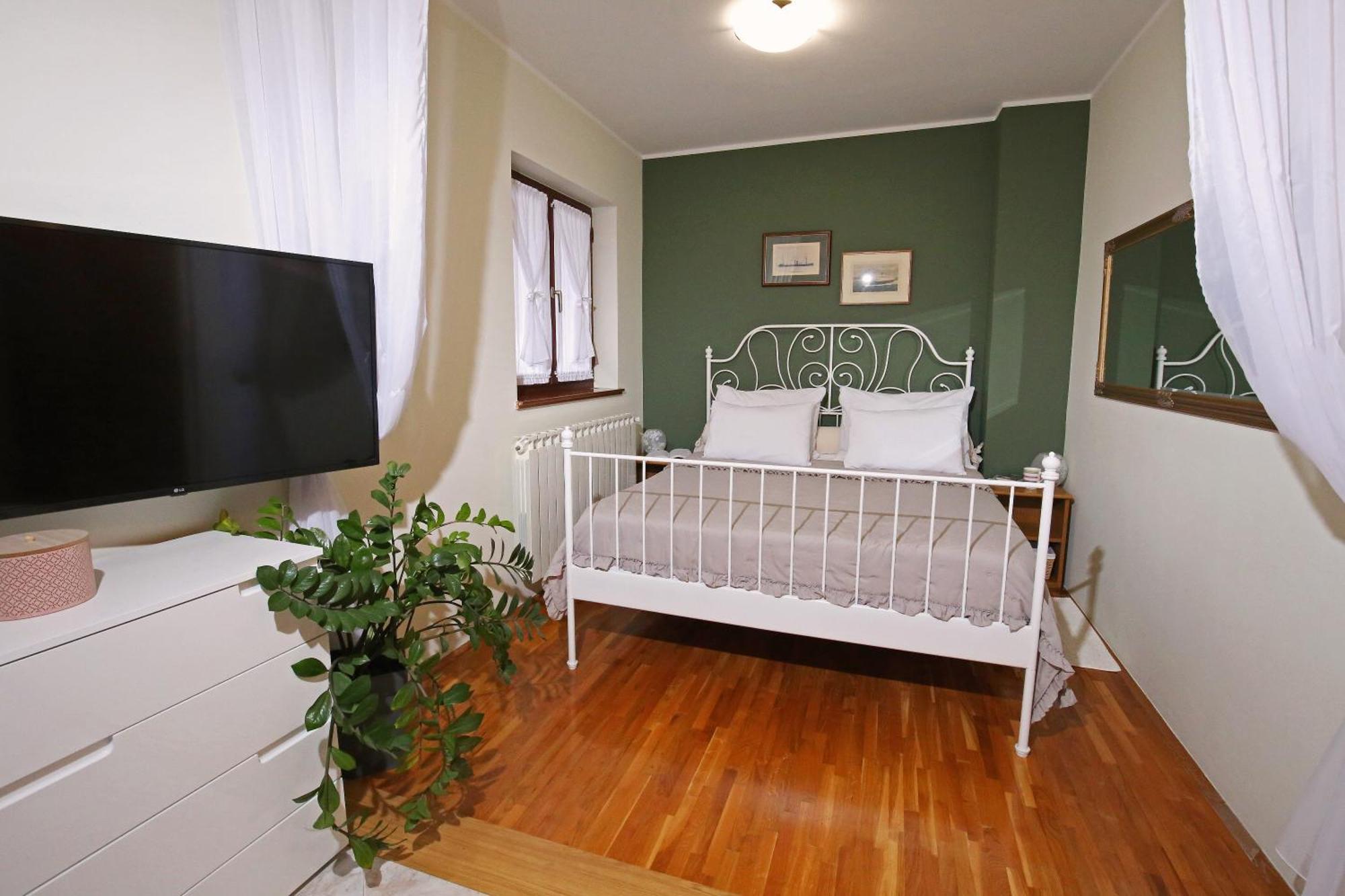 Paola Apartament *